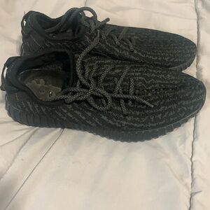 Black and grey yzy boost shoes 8 to 8 1/5 size